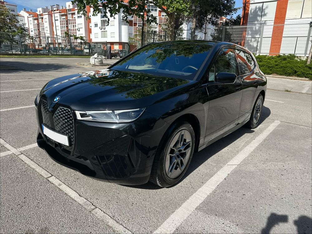 BMW iX xDrive 40 Pack Desportivo