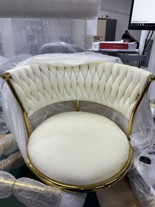 Крісло стильне тренд стілець велюровий стул