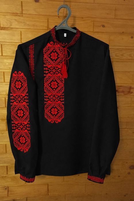 Вишиванки чоловічі в асортименті