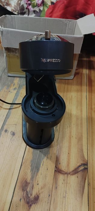 Кофеварка капсульная Nespresso Vertuo