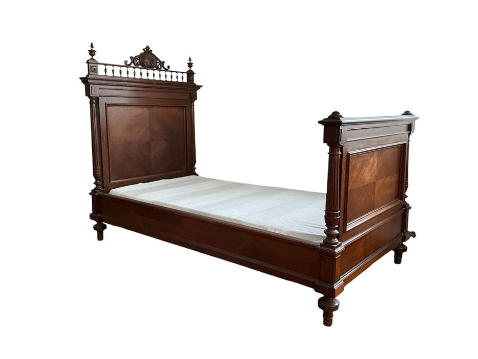 Ліжко антикварне