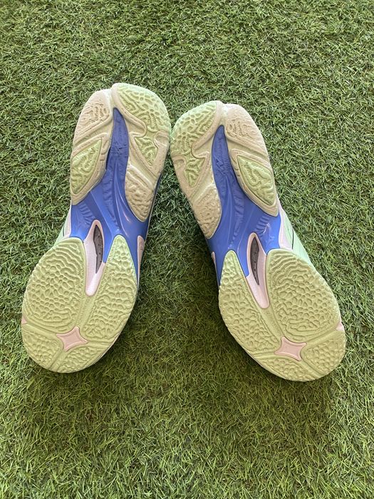 Волейбольні кросівки mizuno