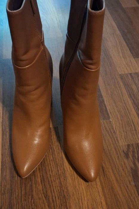 Kozaki brązowe na słupku 40 botki