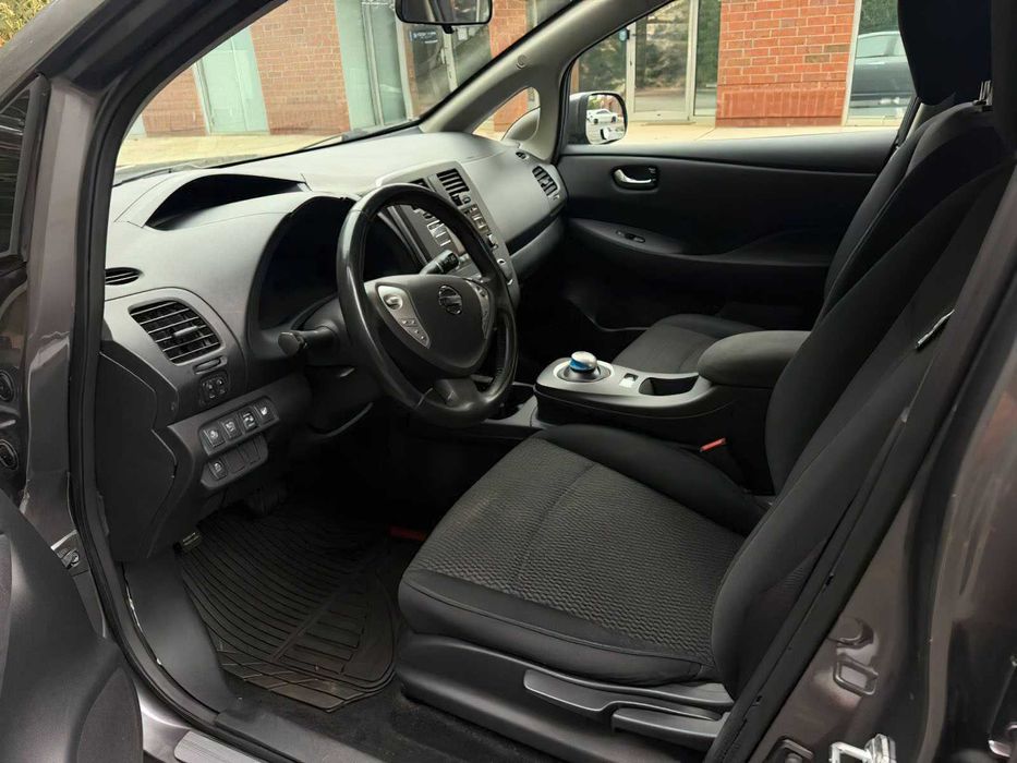 Nissan LEAF      2015