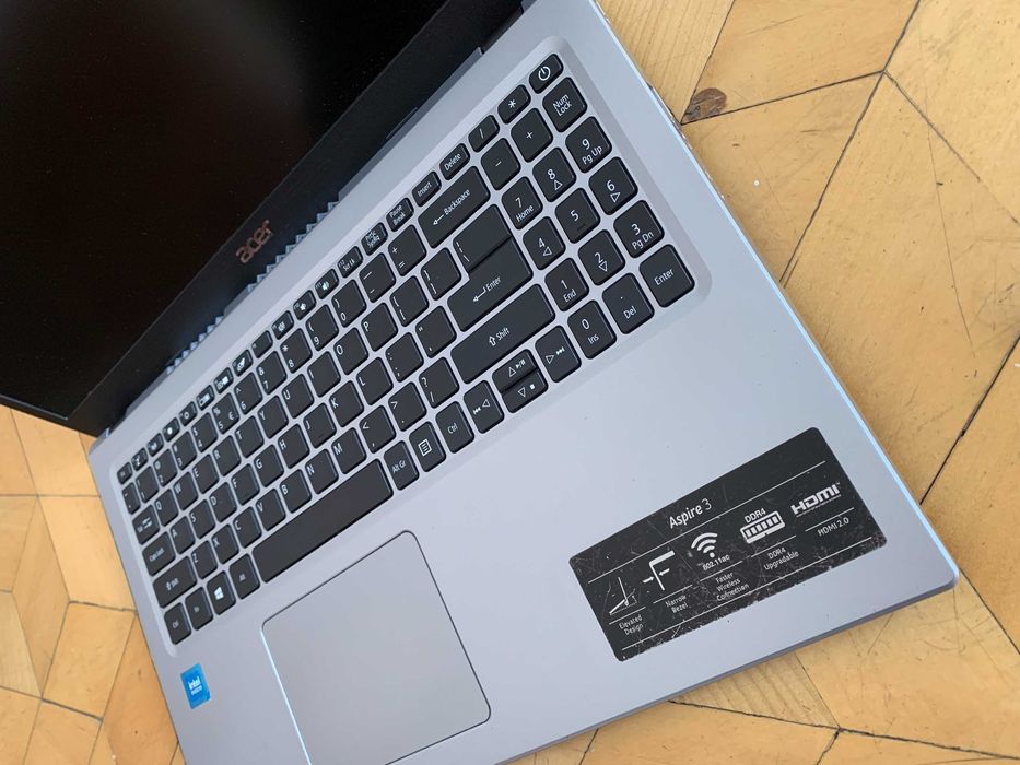 Laptop Acer intel DDR4-8GB SSD-256GB Bateria 6H Zadbany !!