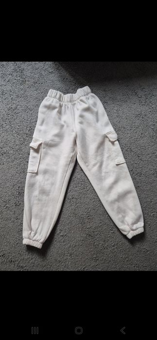 Spodnie dresowe typu bojówki ściągacz