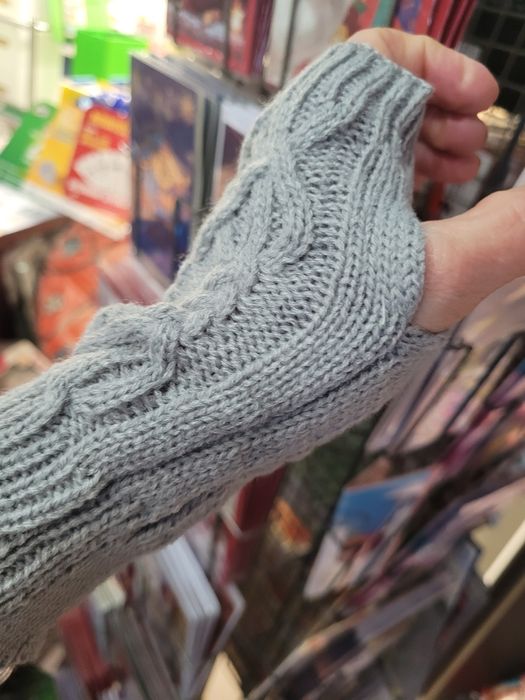 Szare Ciepłe Mitenki w warkocze