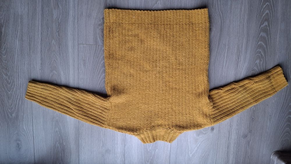 Gruby sweter F&F rozmiar 122/128