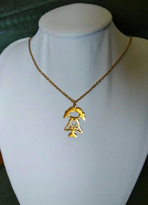 Colar Aço Dourado c/ Menina NOVO