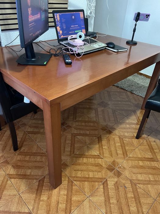 Mesa Sala+ cadeiras (muito bom estado)