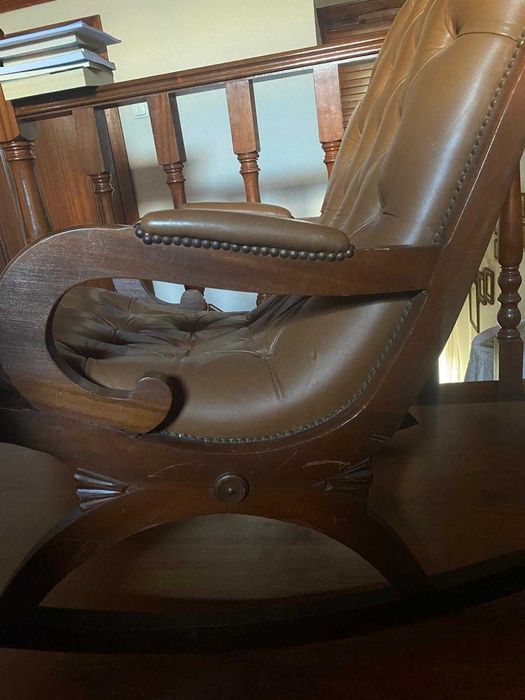 Cadeira de Baloiço em pele Genuína