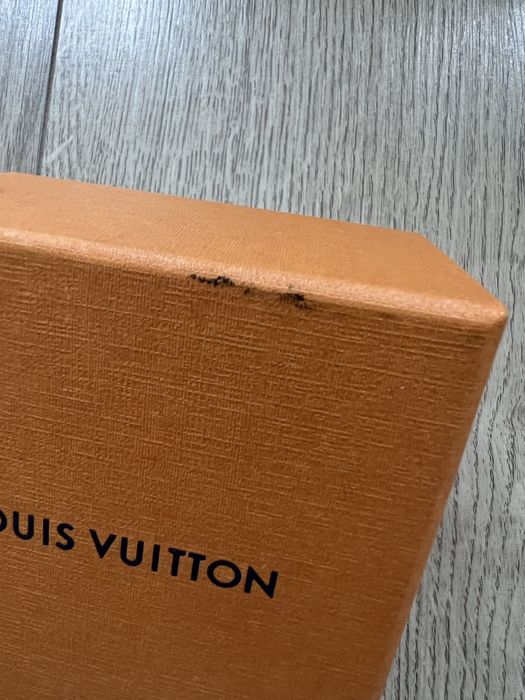 Louis Vuitton коробка подарункова,