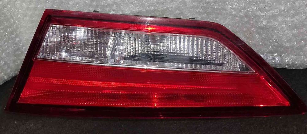 Farolim da Mala Direito 90047633 - SEAT LEON ST
