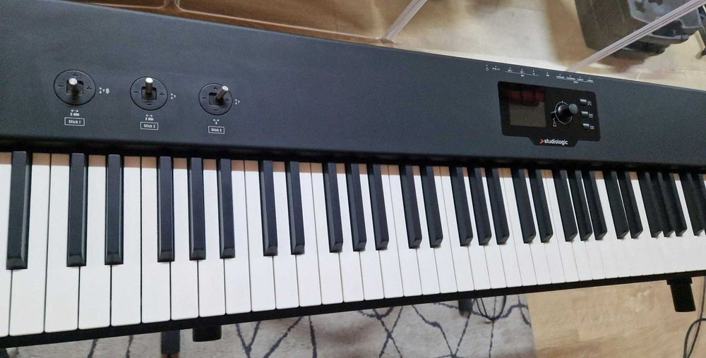 Controlador Studio Logic SL 88
