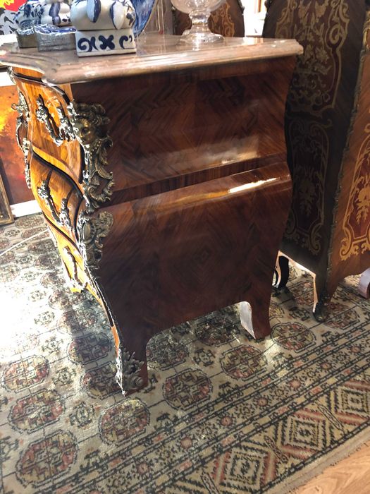 Cómoda Luis XV em pau de cetim e buxo