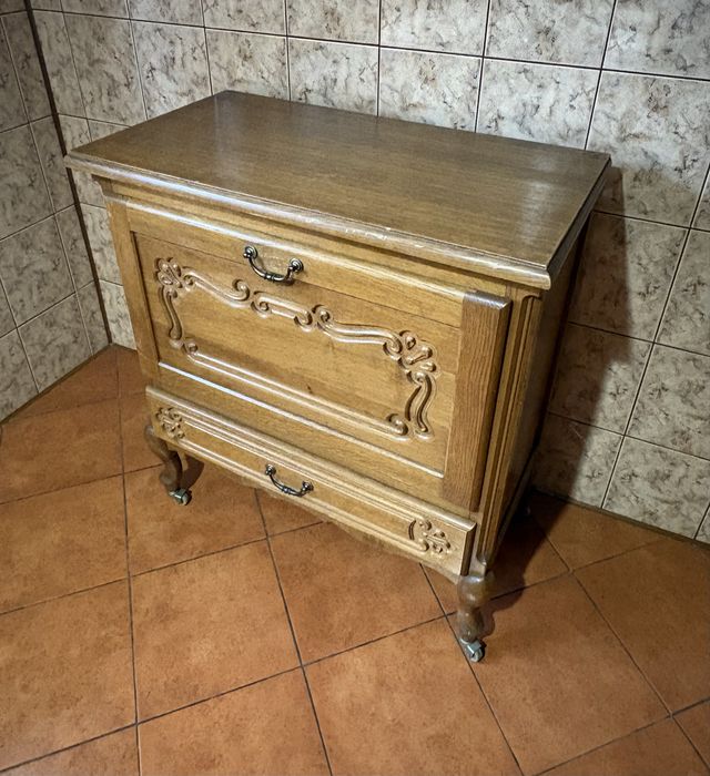 Barek w stylu ludwikowskim