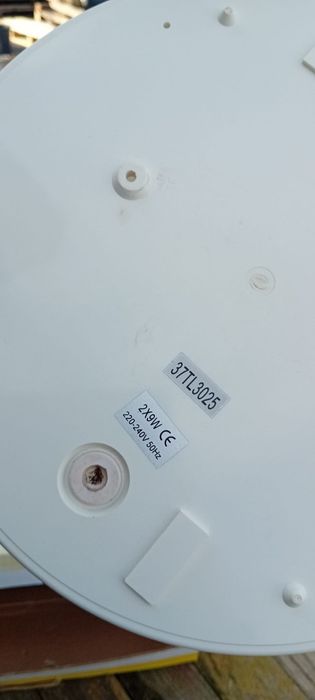 Candeeiro com duas lâmpadas halogeneo