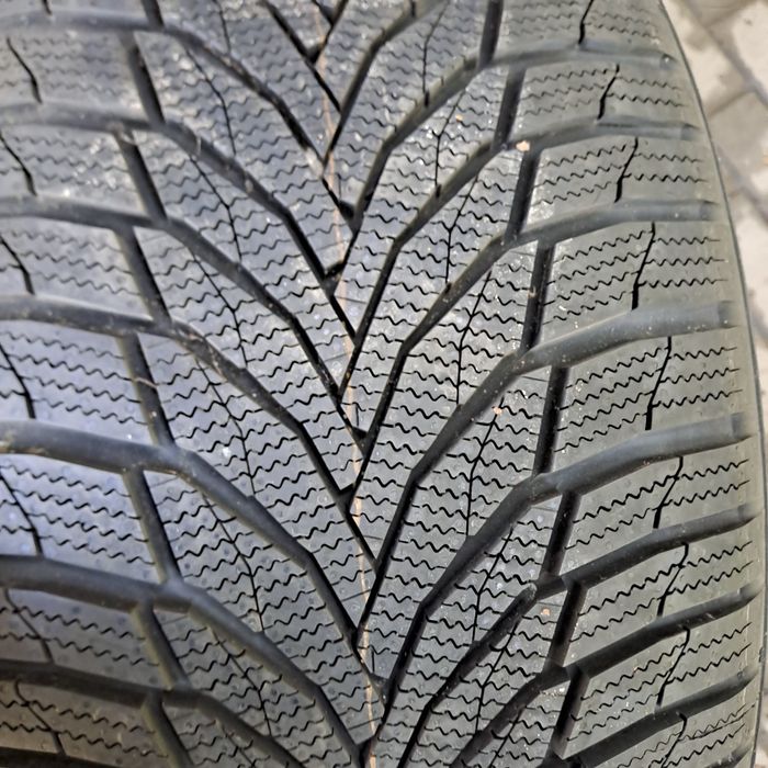 Шини 275/40R19 nexen