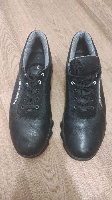 Шкіряні туфлі Jordan 41 розмір