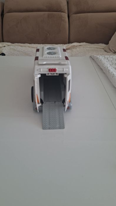 Karetka ambulans pojazd