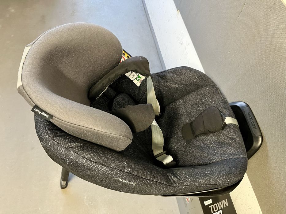 Fotelik Maxi Cosi 2WayPearl + baza ,zadbany, isofix