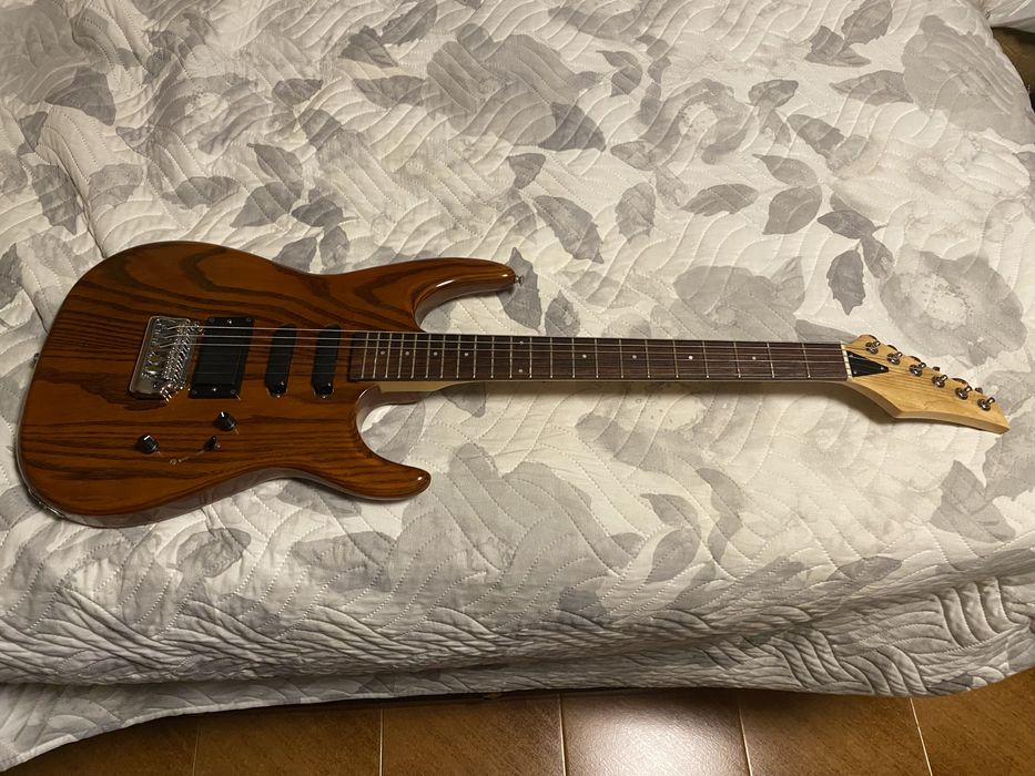 Guitarra eletrica de luthier Antiga vendo/troco
