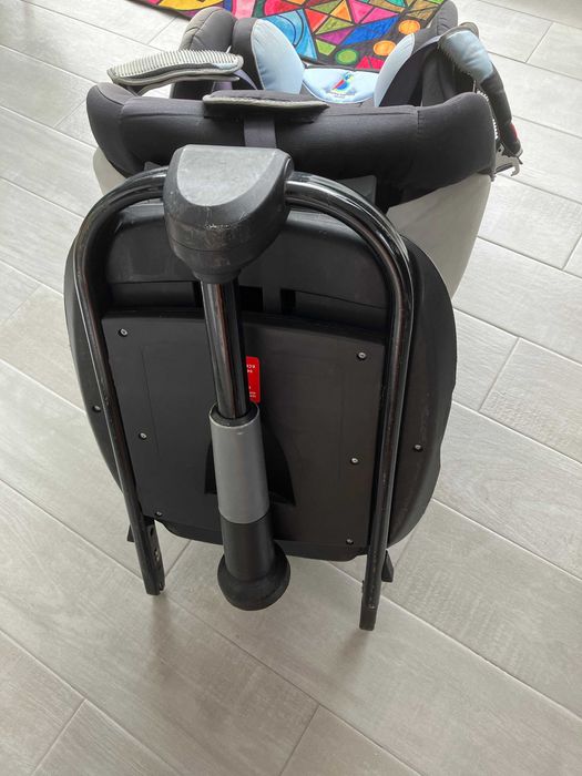 Cadeira Bébé Auto - Pierre Cardin Isofix em muito bom estado
