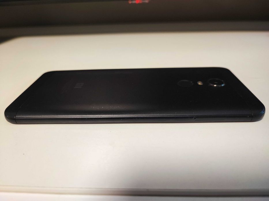 Xiaomi Redmi 5 Plus 4/64Gb Black Global Version стан нового комплект