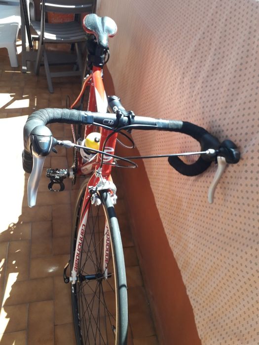 Bicicleta de estrada,sem arranhões na pintura em muito bom estado em t