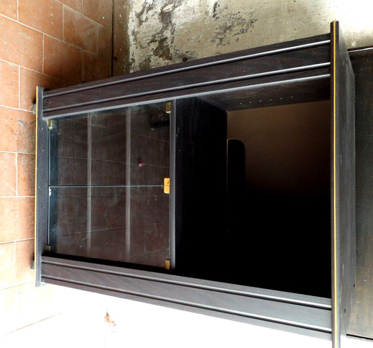 Móvel para TV/HI-FI com rodízios, em óptimo estado