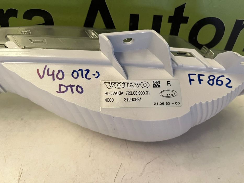Volvo V40 - Farol Diurno Direito - FF862
