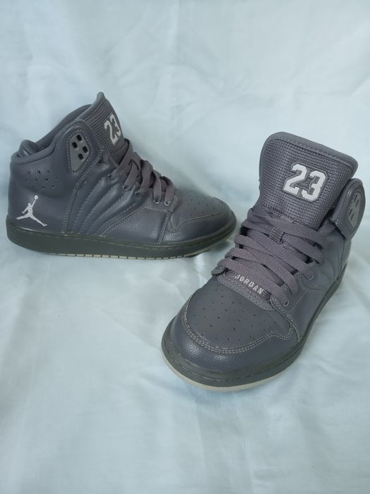 36 Nike Air Jordan Flight 4