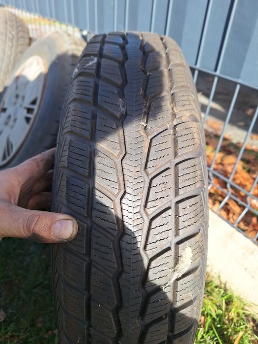 Felgi stalowe  r13 opony zima +kołpaki fiat panda