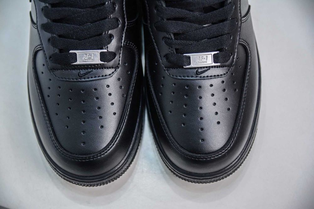 Nike Air Force 1 Supreme R. 39