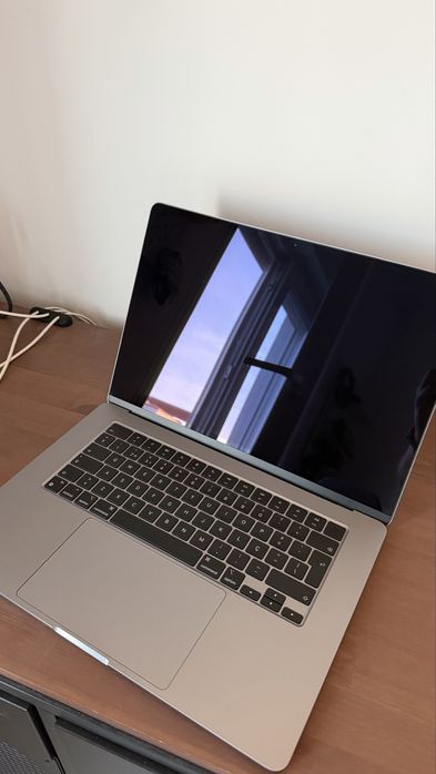 Macbook air 15 16Gb 256ssd