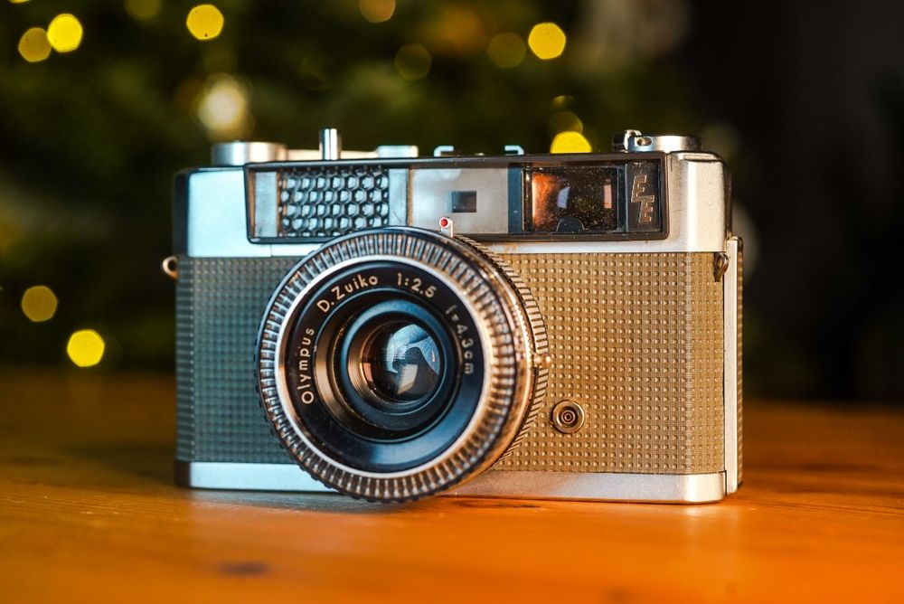 Aparat analogowy dalmierz olympus ee rzadki  zuiko 43mm 2.5