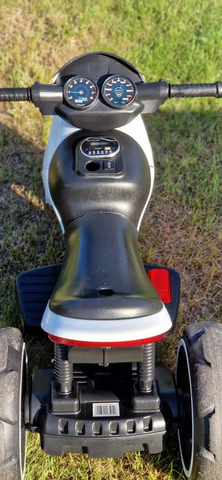 Motorek na akumlator