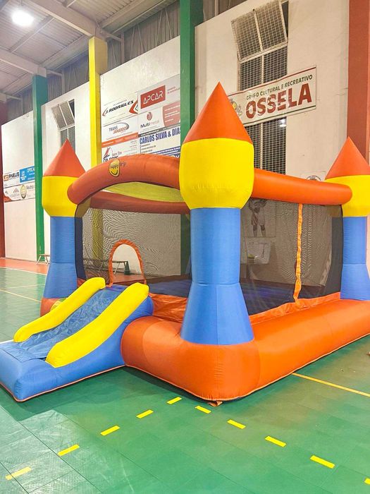Insuflável e Trampolim