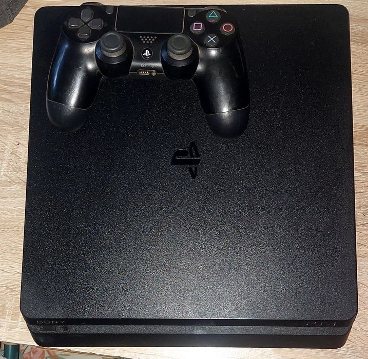 Konsola ps4 slim 1tb