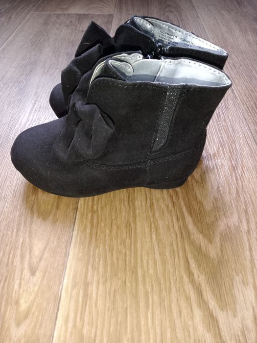 Продам ботинки для девочки