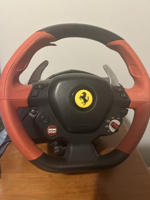 Volante trustmaster ferrari
