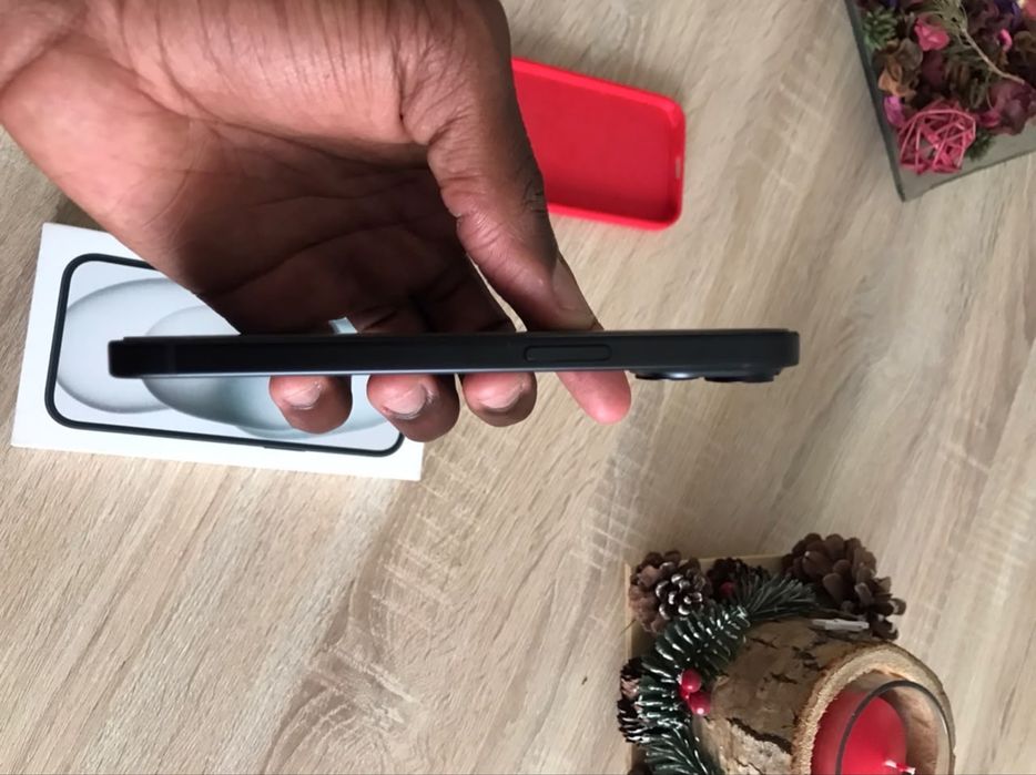 iPhone 15 normal
