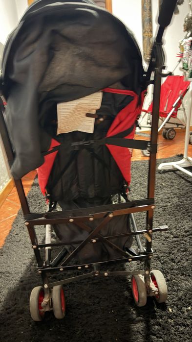 Vendo carrinho de bebe de passeio