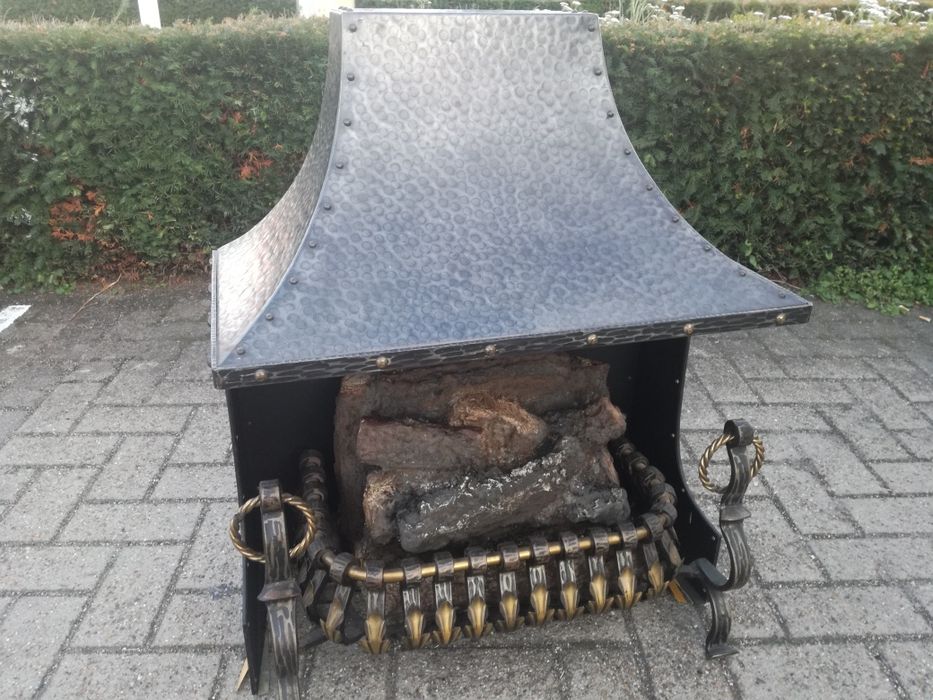 Kominek antyczny - imitacja.