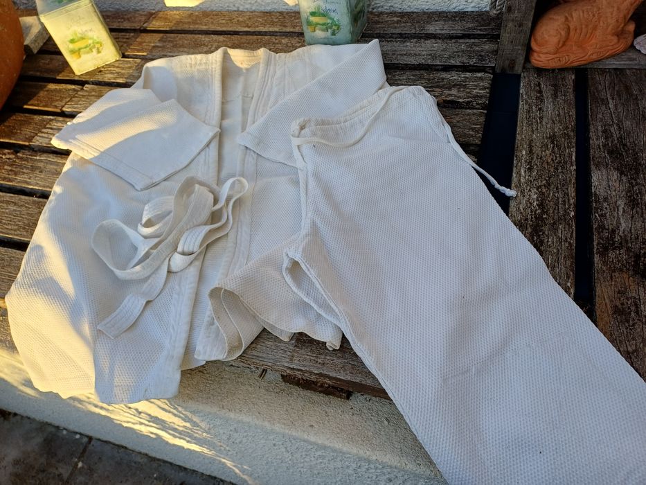 Fato de Judo ou artes marciais