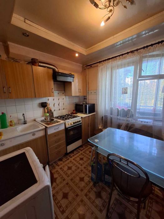 Сдам кімнату для жінки Подільський р-н вул Вишгородська 34