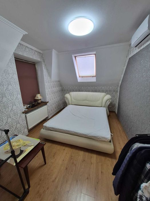 Продам добротний будинок 225м2 з ремонтом меблями і технікою, 10 соток