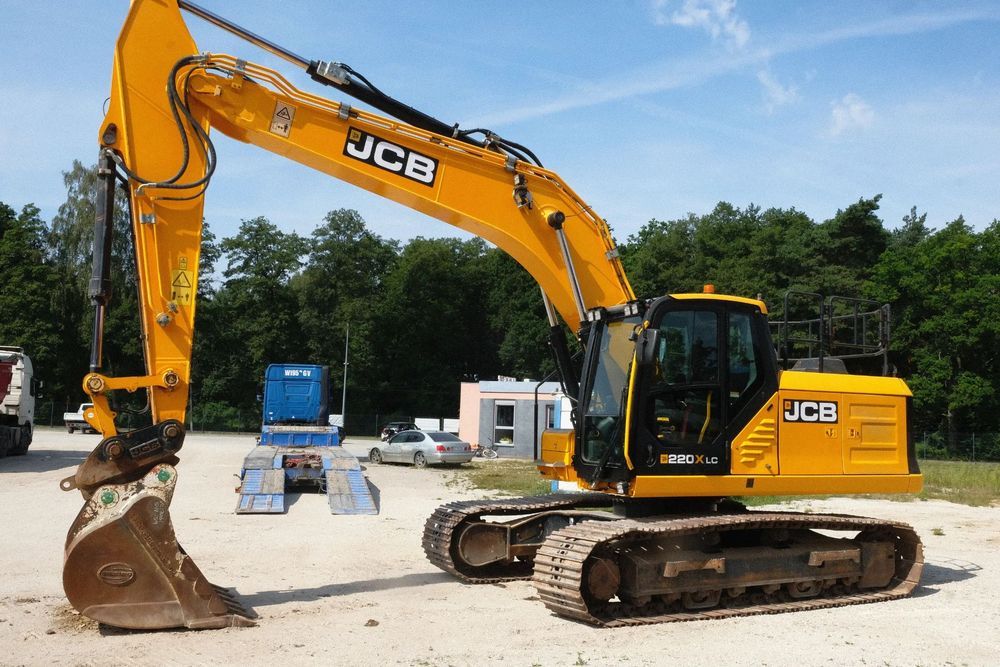JCB 220 XLC 4f 7200H  koparka JCB 220 XLC 4f 2018rok tylko 7200H super stan podwozie 100%