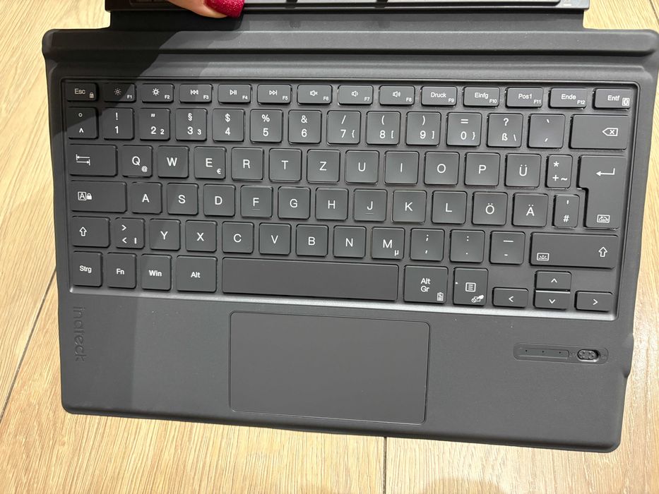 Klawiatura Inateck KB02027 Surface szara QWERTZ podświetlana 7 kolorów