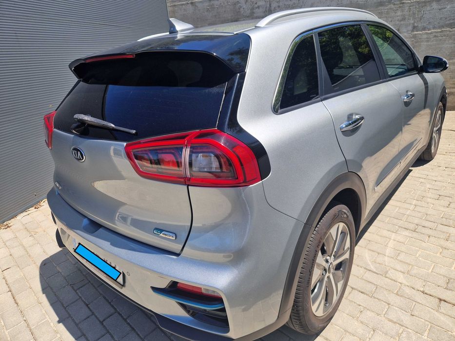 Kia e-Niro 64 kWh 204cv | Histórico Kia | 2 Chaves | Pneus Novos